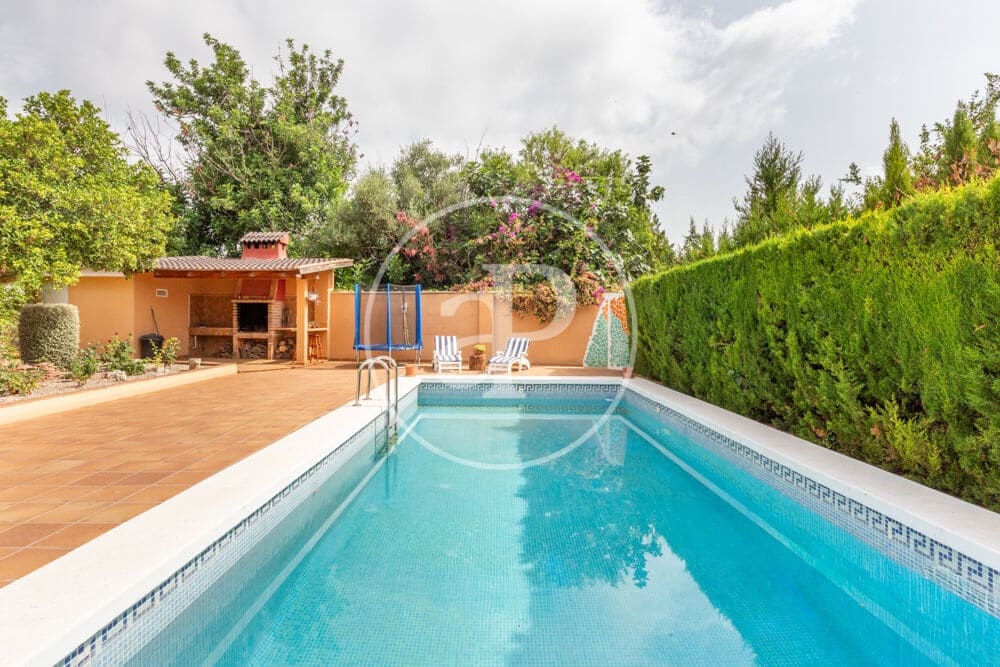 4 bedroom Villa for sale in Montserrat with pool - € 479,900 (Ref: 9599618)