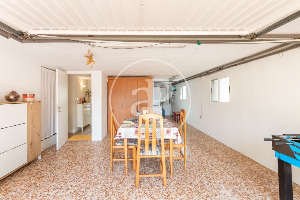 4 bedroom Villa for sale in Montserrat with pool - € 479,900 (Ref: 9599618)