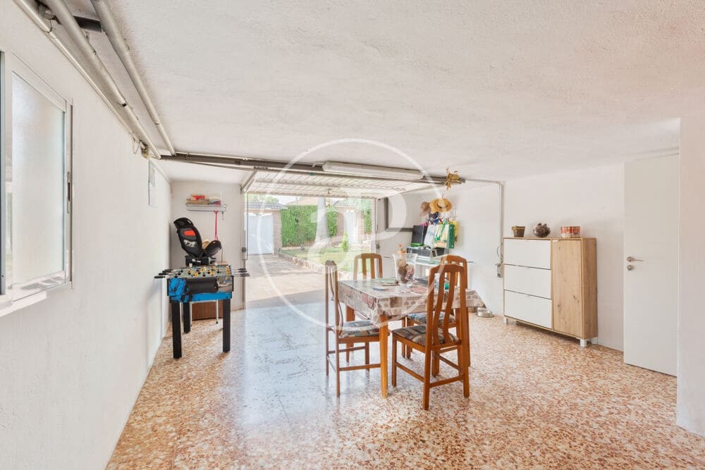 4 bedroom Villa for sale in Montserrat with pool - € 479,900 (Ref: 9599618)