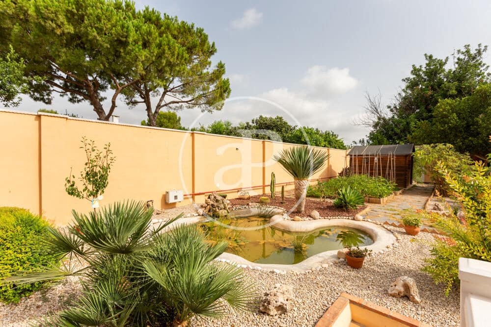 4 bedroom Villa for sale in Montserrat with pool - € 479,900 (Ref: 9599618)