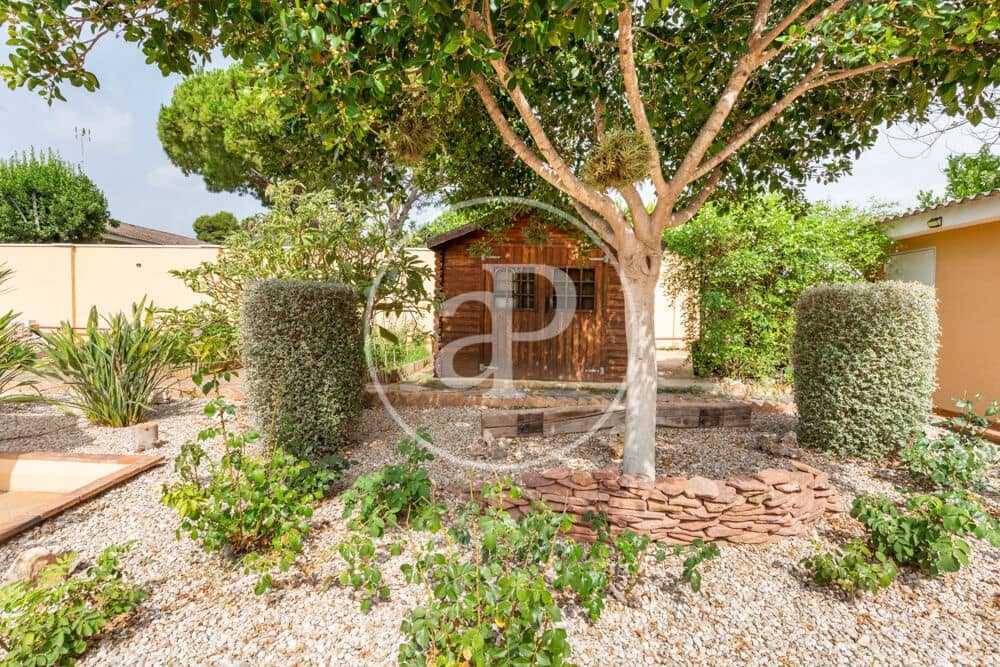 4 bedroom Villa for sale in Montserrat with pool - € 479,900 (Ref: 9599618)