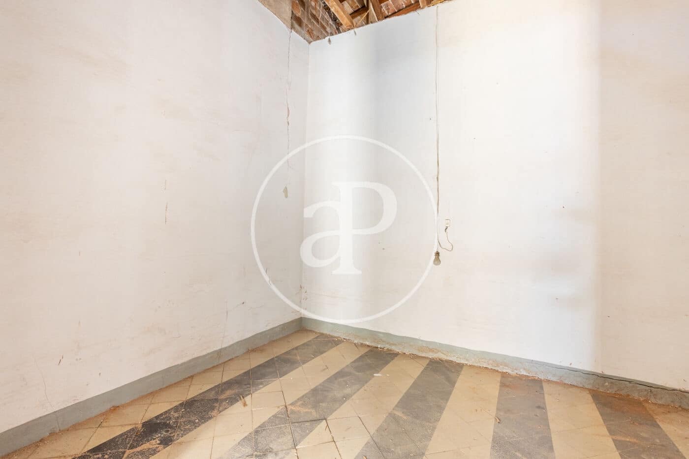 6 Zimmer Villa zu verkaufen in Paterna - 275.000 € (Ref: 9605060)