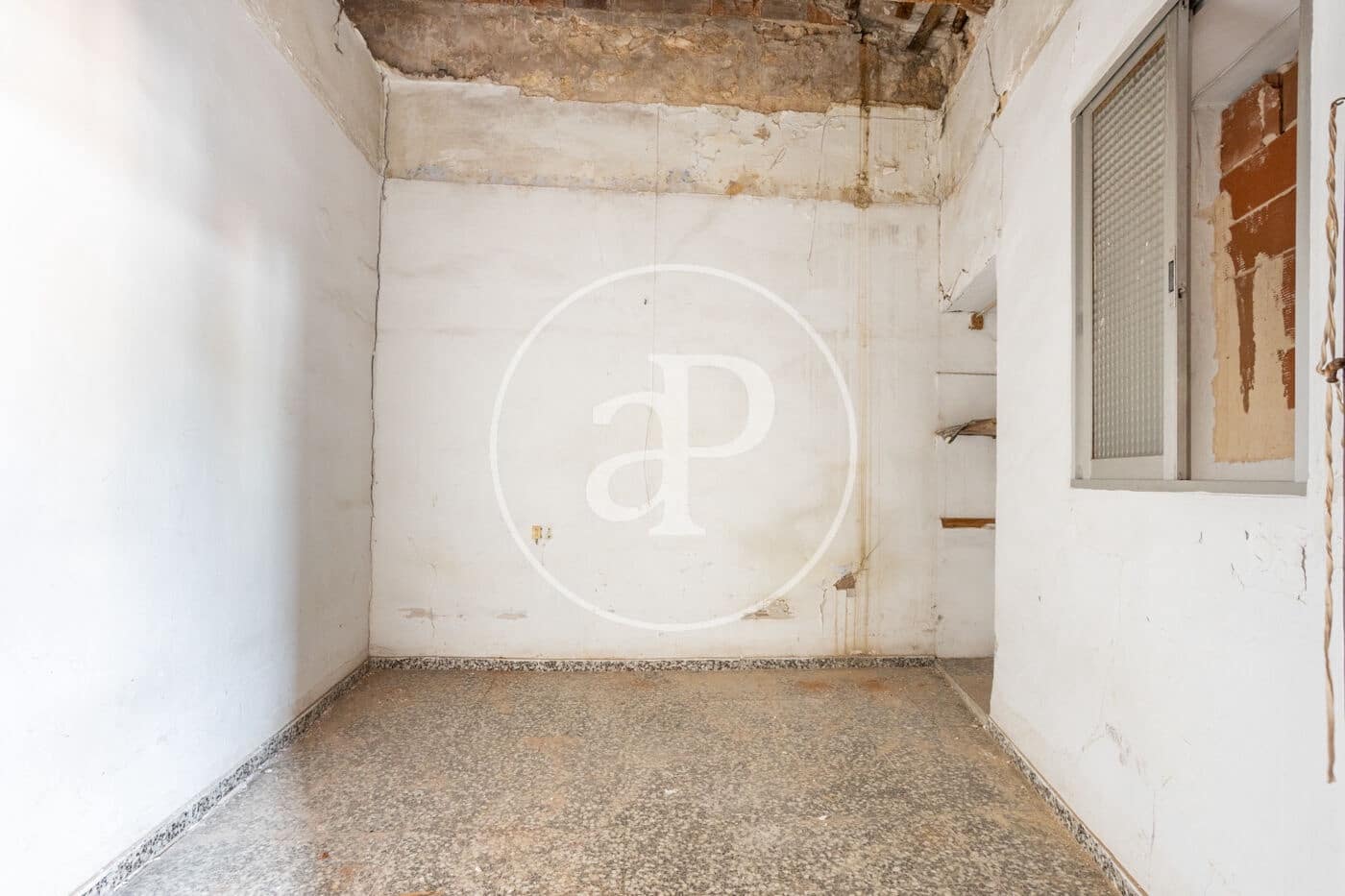 6 Zimmer Villa zu verkaufen in Paterna - 275.000 € (Ref: 9605060)