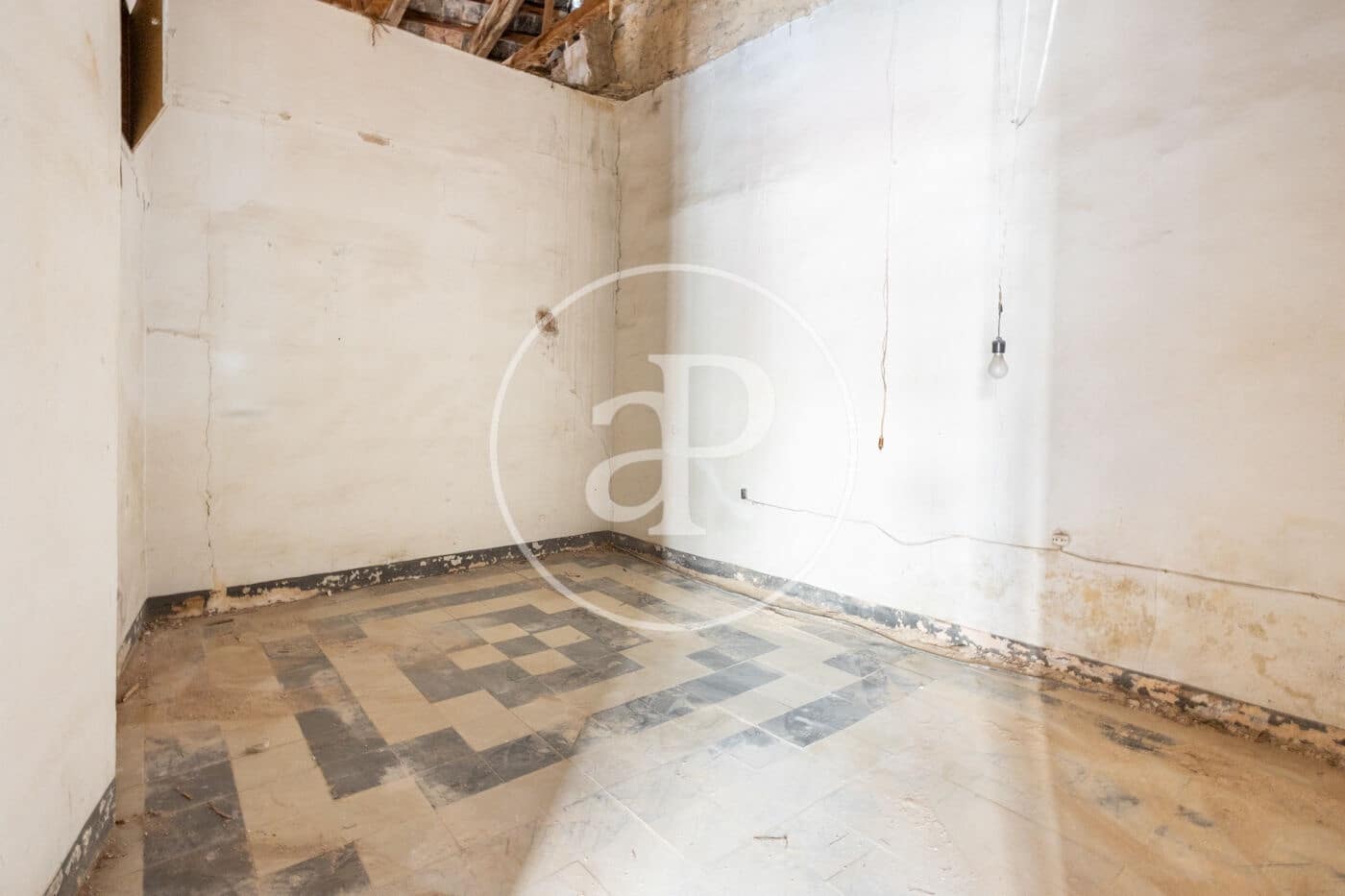 6 Zimmer Villa zu verkaufen in Paterna - 275.000 € (Ref: 9605060)