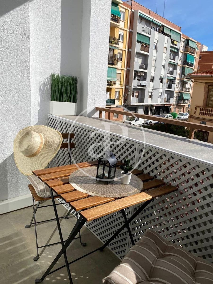 4 sovrum Lägenhet att hyra i Valencia stad - 2 100 € (Ref: 9605062)