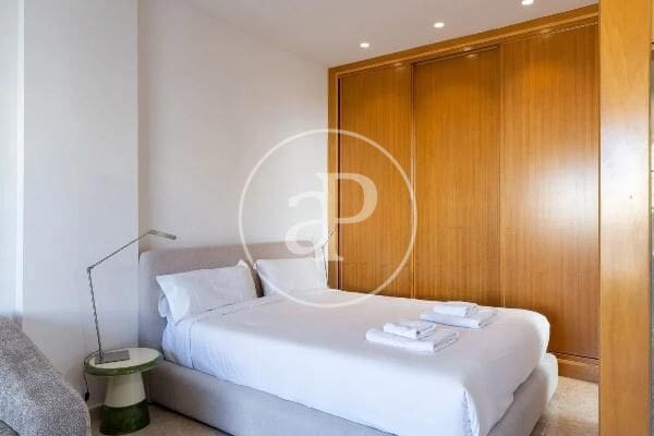 1 soverom Penthouse til leie i Russafa, Valencia by - € 1 200 (Ref: 9608148)