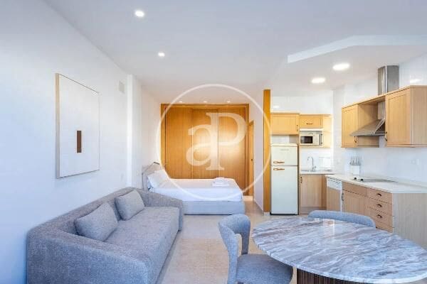1 soveværelse Penthouse til leje i Valencia by - € 1.200 (Ref: 9608148)