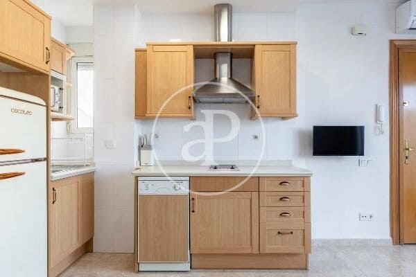 1 soverom Penthouse til leie i Russafa, Valencia by - € 1 200 (Ref: 9608148)