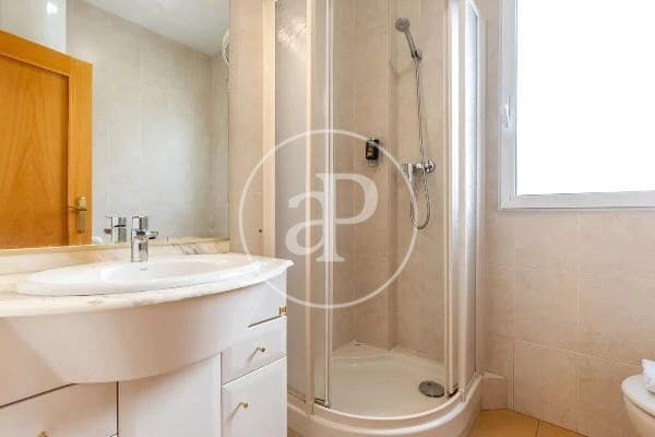 1 soveværelse Penthouse til leje i Valencia by - € 1.200 (Ref: 9608148)