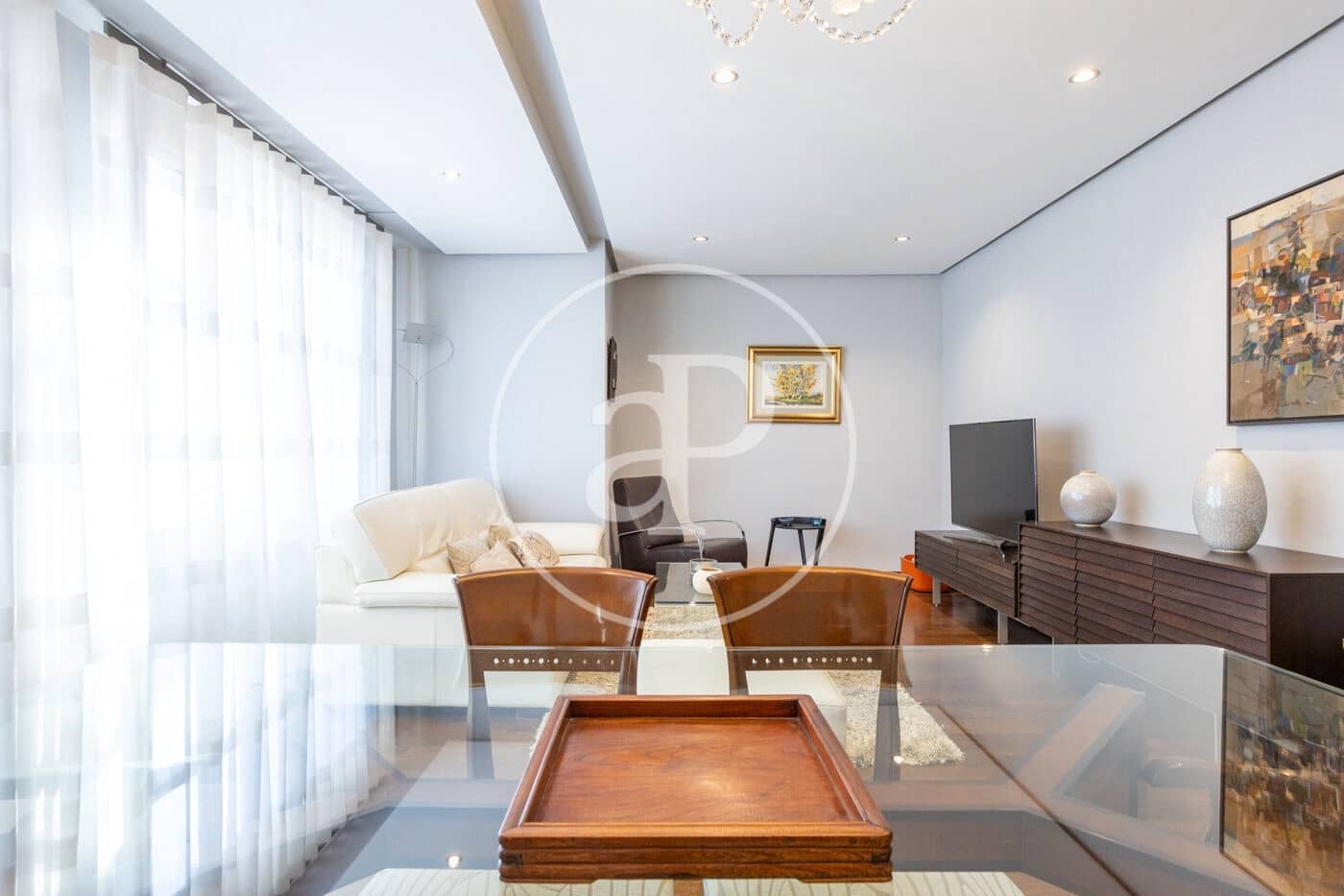 4 bedroom Apartment for rent in Valencia city - € 1,950 (Ref: 9611616)