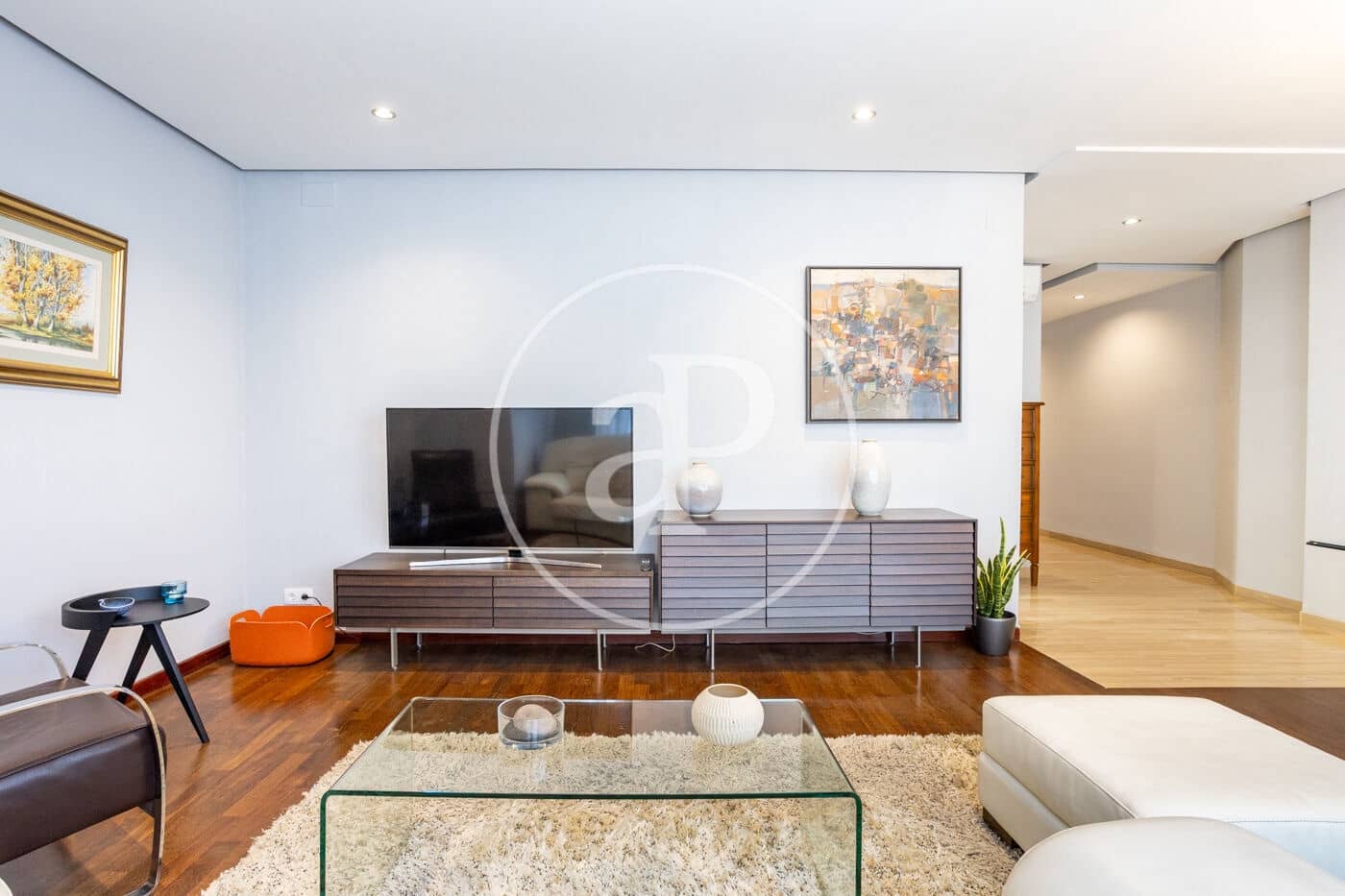 4 bedroom Apartment for rent in Valencia city - € 1,950 (Ref: 9611616)