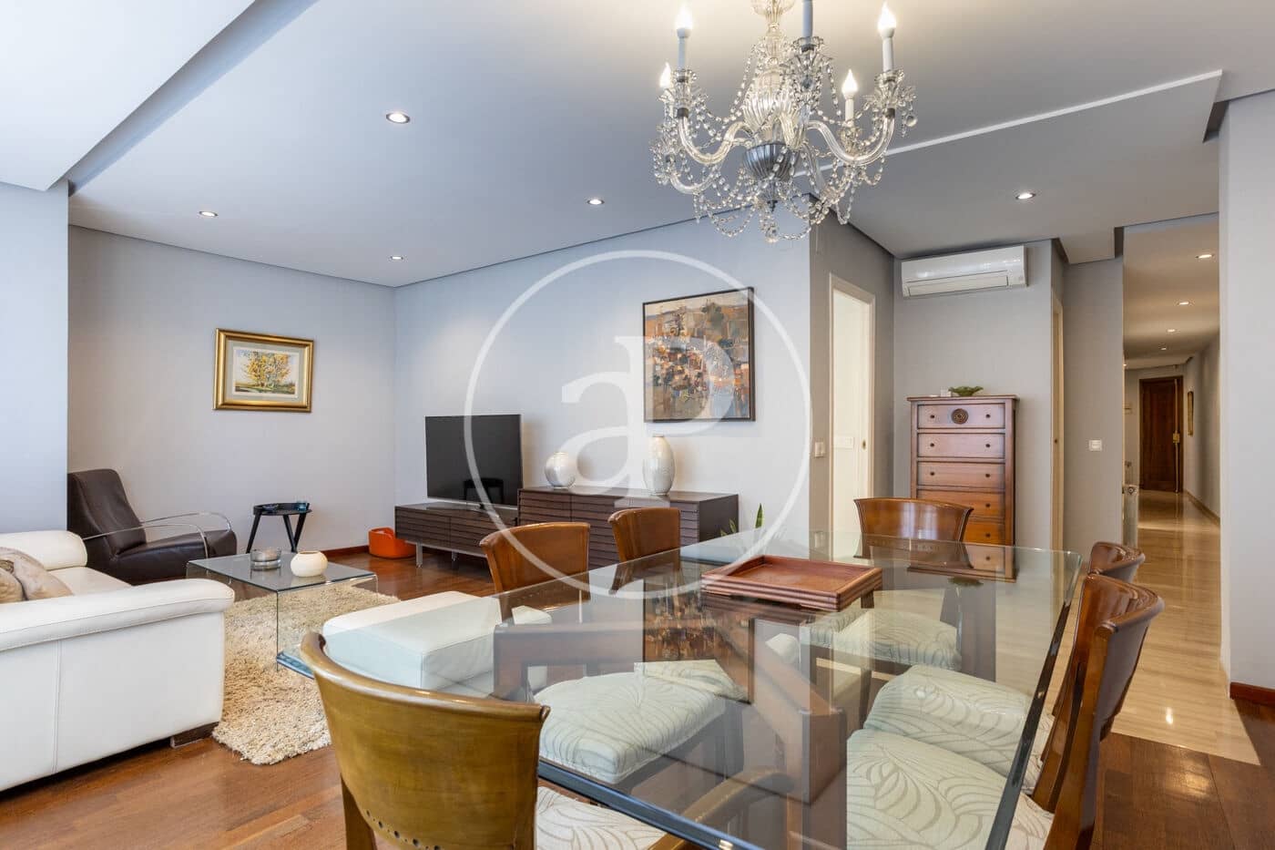 4 bedroom Apartment for rent in Valencia city - € 1,950 (Ref: 9611616)