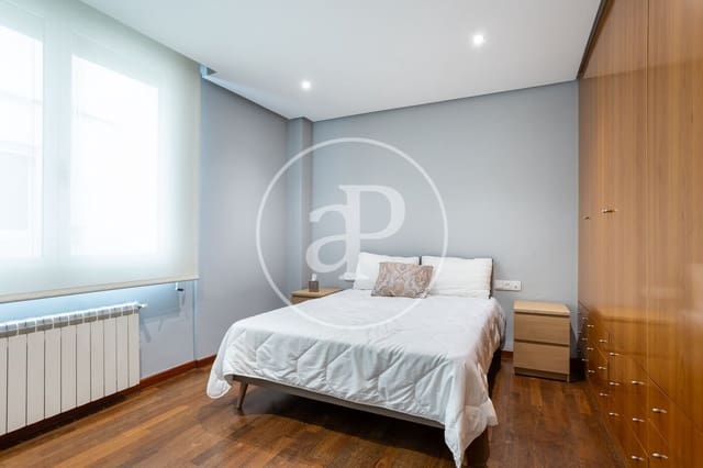 4 bedroom Apartment for rent in Arrancapins, Valencia city - € 1,950 (Ref: 9611616)