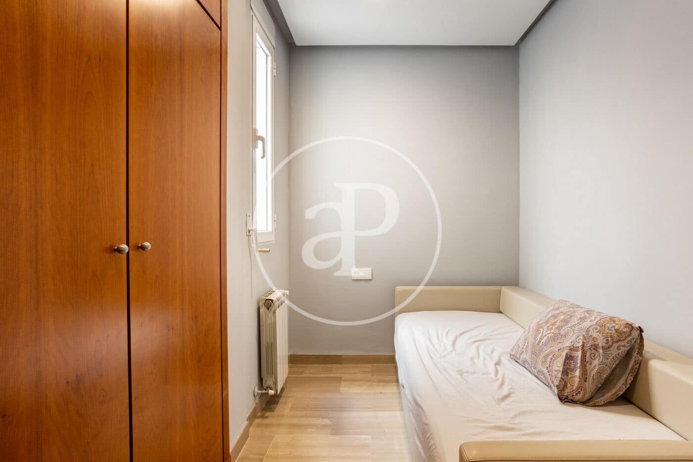 4 bedroom Apartment for rent in Valencia city - € 1,950 (Ref: 9611616)