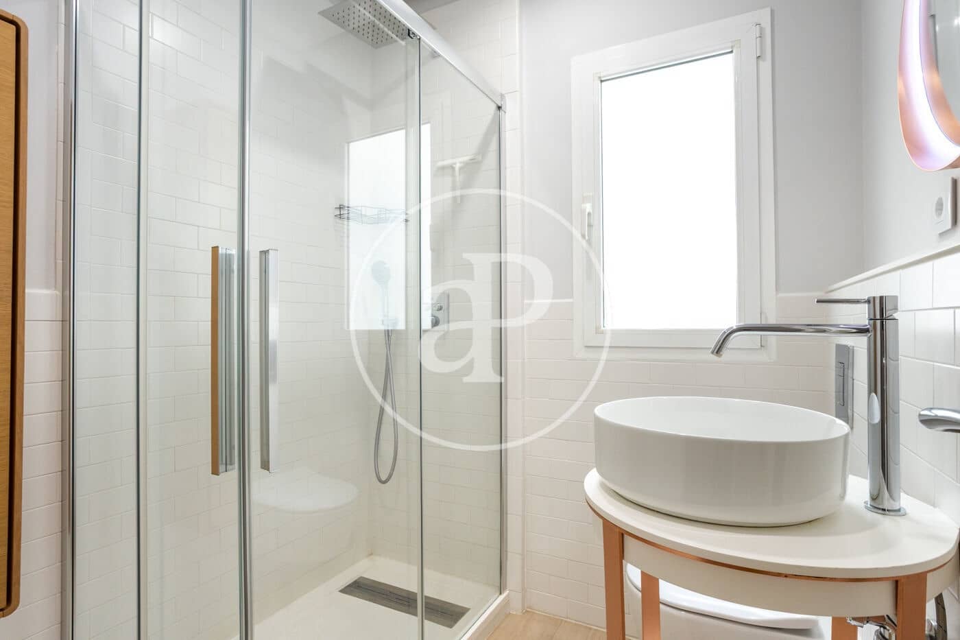 4 bedroom Apartment for rent in Valencia city - € 1,950 (Ref: 9611616)