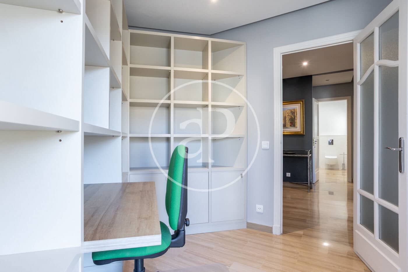 4 bedroom Apartment for rent in Valencia city - € 1,950 (Ref: 9611616)