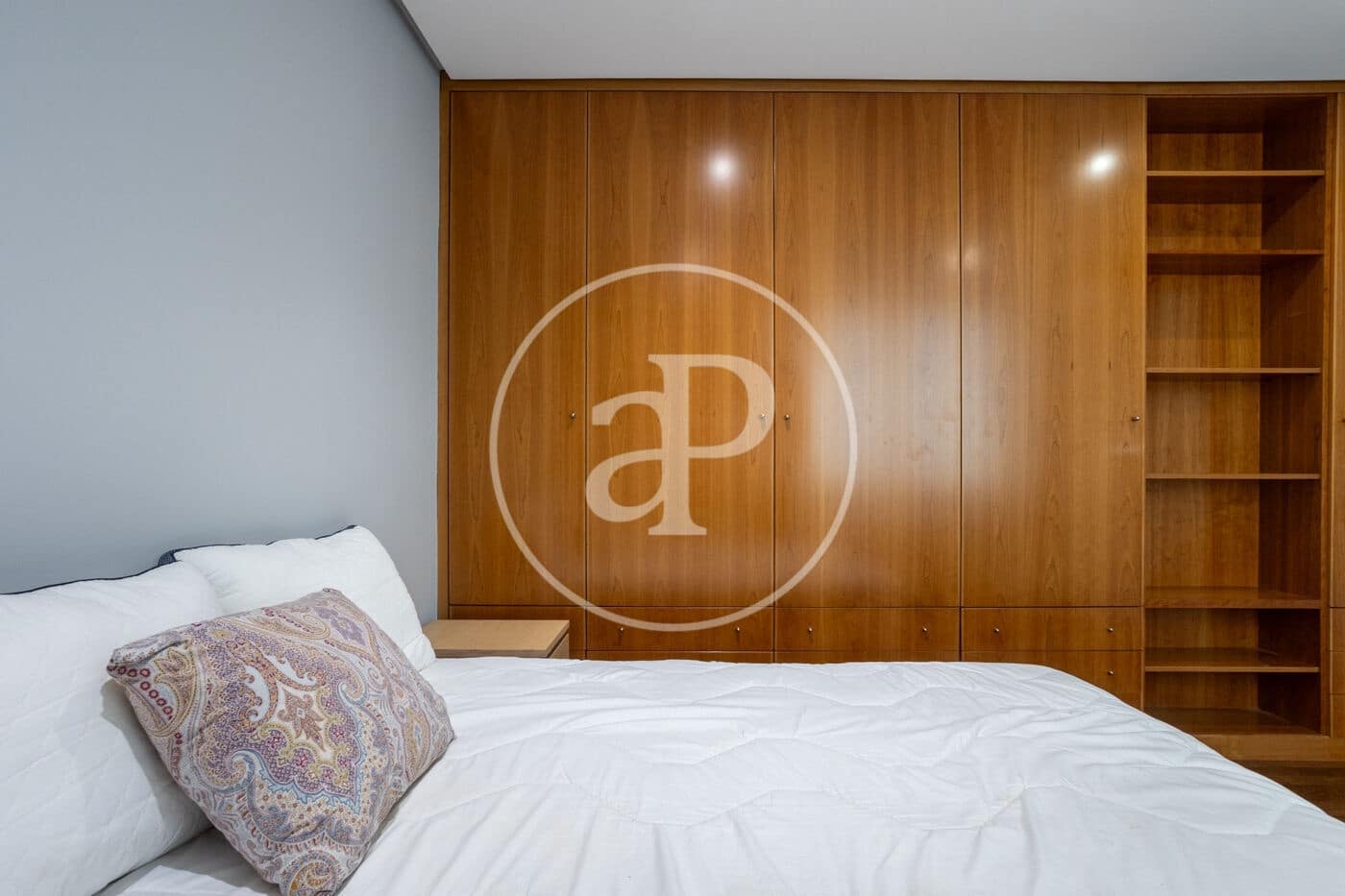 4 bedroom Apartment for rent in Valencia city - € 1,950 (Ref: 9611616)