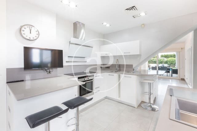 3 bedroom Villa for sale in Bétera with pool - € 1,450,000 (Ref: 9611619)