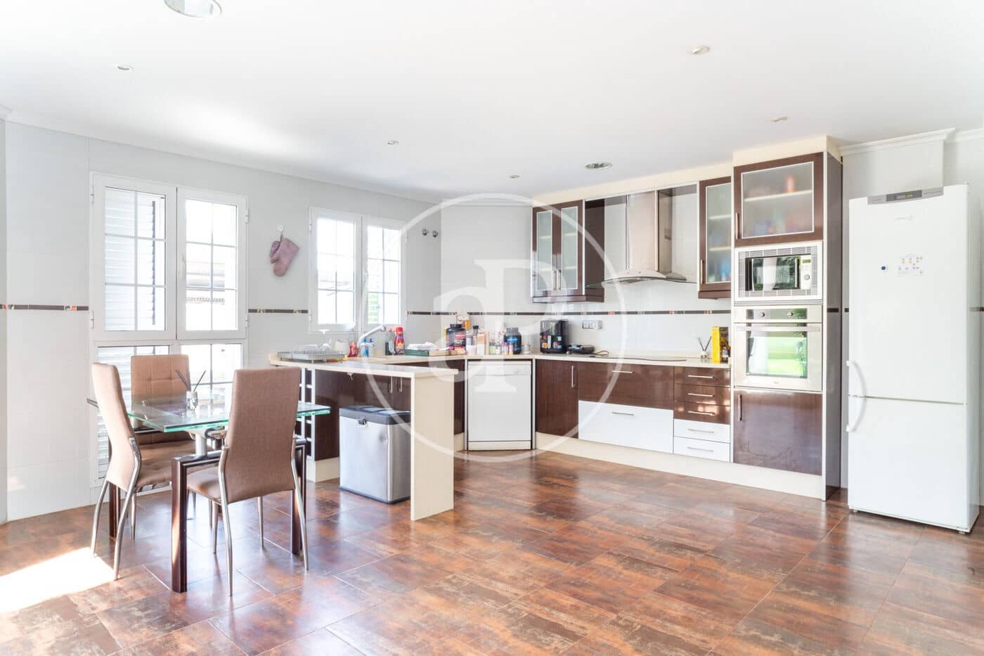 4 makuuhuone Huvila myytävänä paikassa L'Eliana mukana uima-altaan - 1 200 000 € (Ref: 9616179)