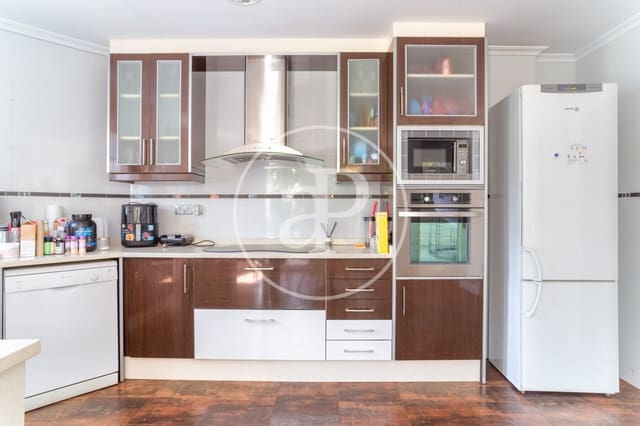 4 makuuhuone Huvila myytävänä paikassa L'Eliana mukana uima-altaan - 1 200 000 € (Ref: 9616179)