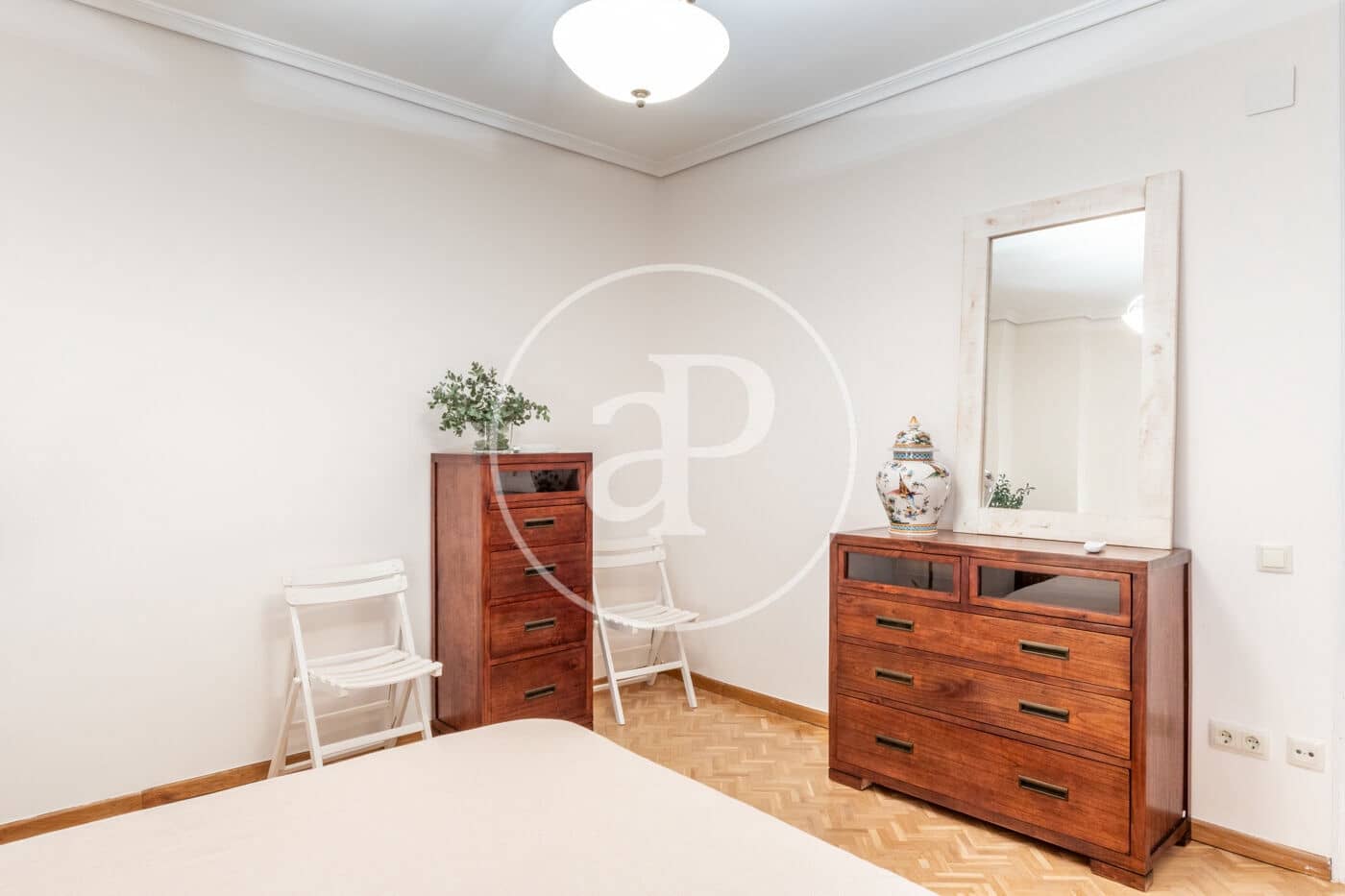 3 soverom Leilighet til leie i Valencia by - € 2 500 (Ref: 9619600)