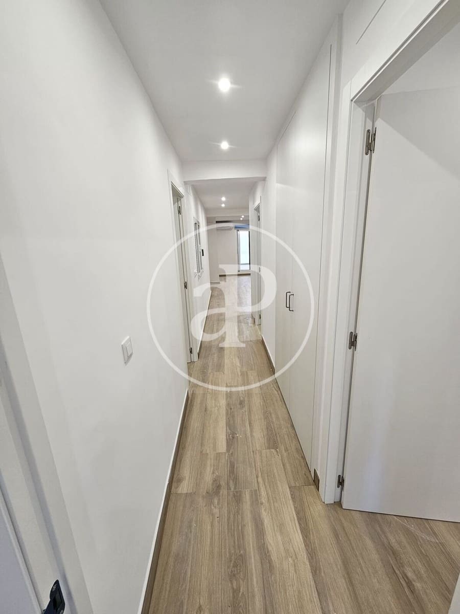 3 bedroom Apartment for rent in Valencia city - € 1,500 (Ref: 9625956)