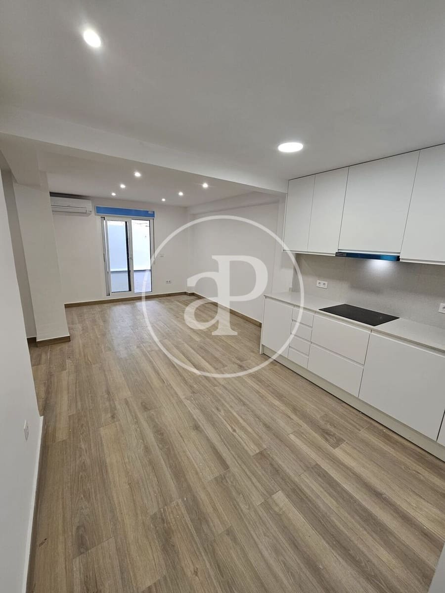 3 bedroom Apartment for rent in Valencia city - € 1,500 (Ref: 9625956)