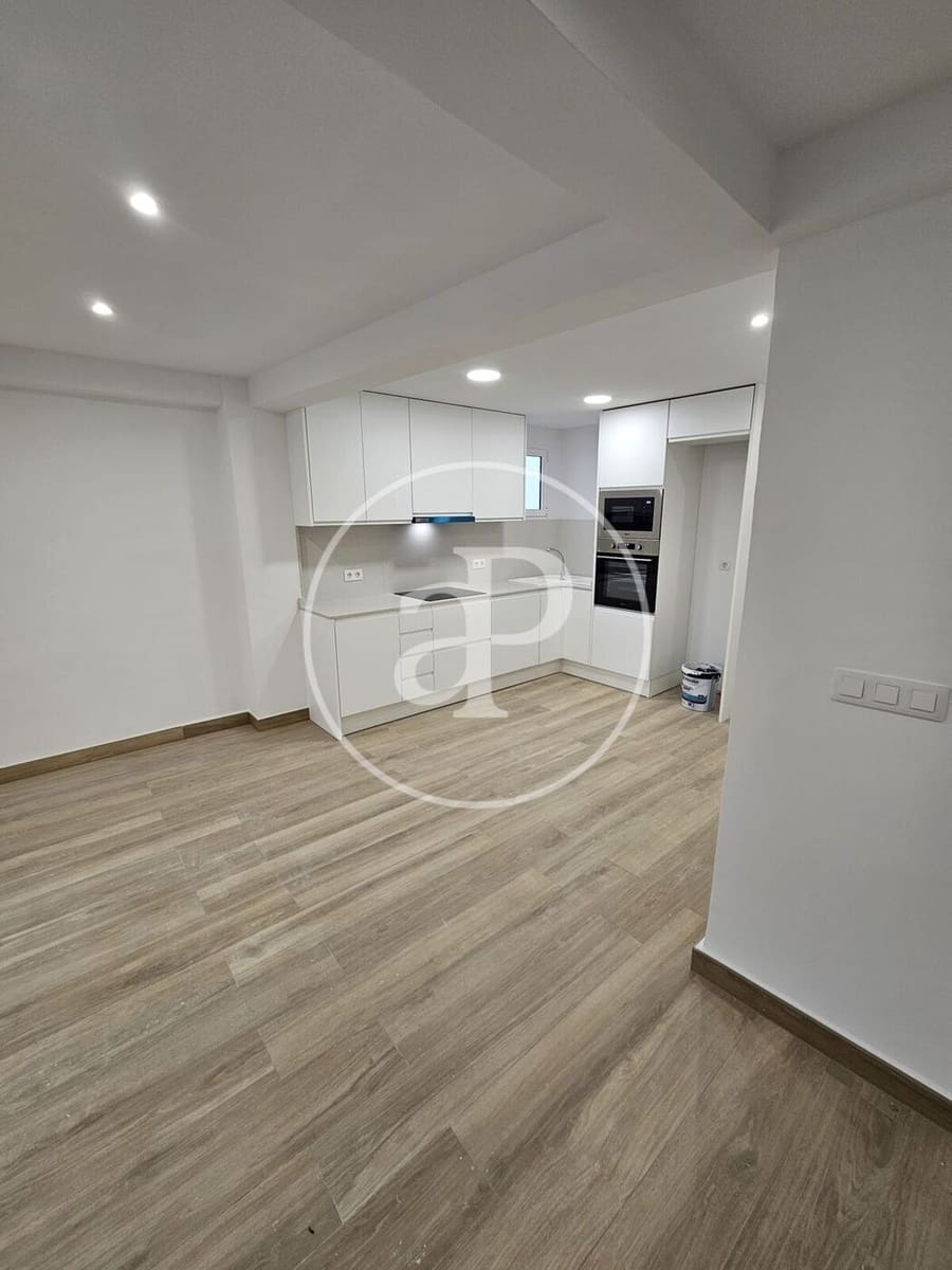 3 bedroom Apartment for rent in Valencia city - € 1,500 (Ref: 9625956)