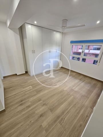 3 bedroom Apartment for rent in Sant Antoni, Valencia city - € 1,500 (Ref: 9625956)