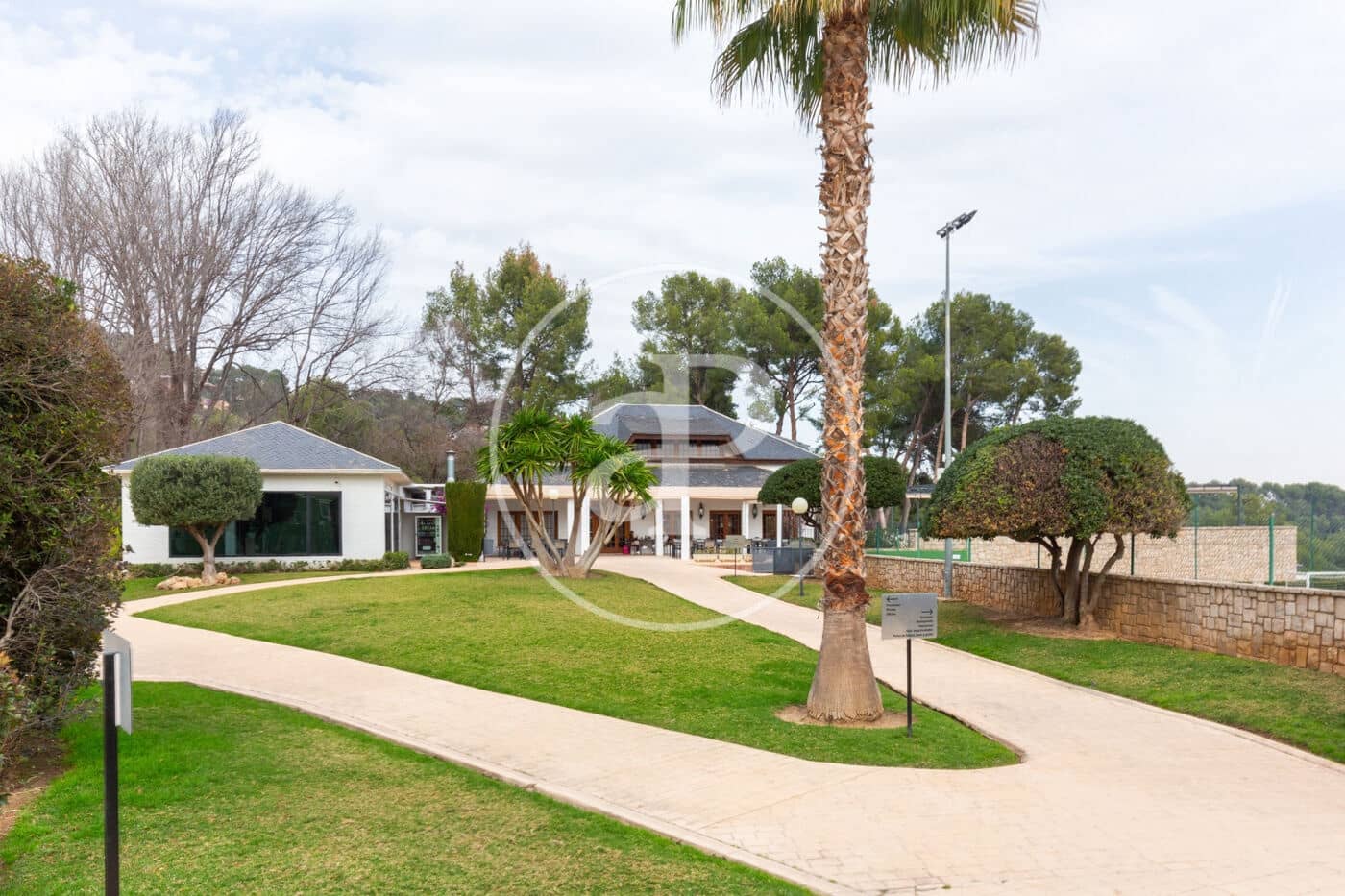 Chalet de 3 habitaciones en Chiva en venta - 650.000 € (Ref: 9625960)