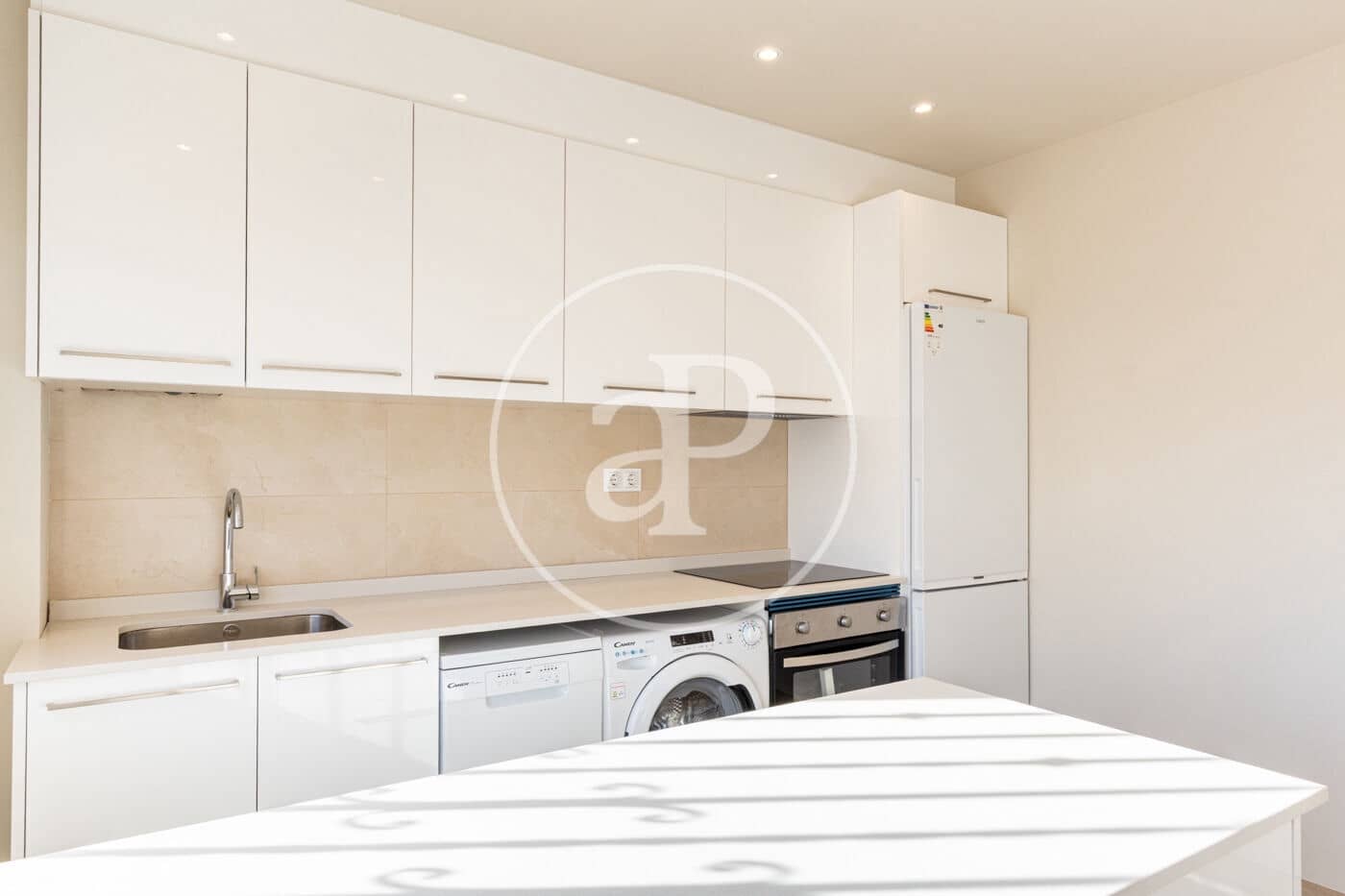 Penthouse de 2 chambres à louer à Valence ville - 1 700 € (Ref: 9627663)