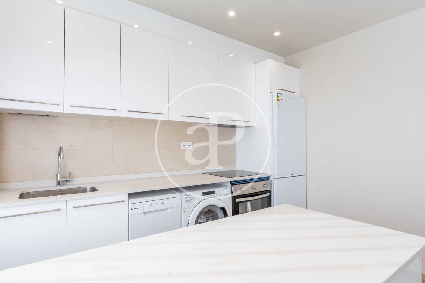 Penthouse de 2 chambres à louer à Valence ville - 1 700 € (Ref: 9627663)