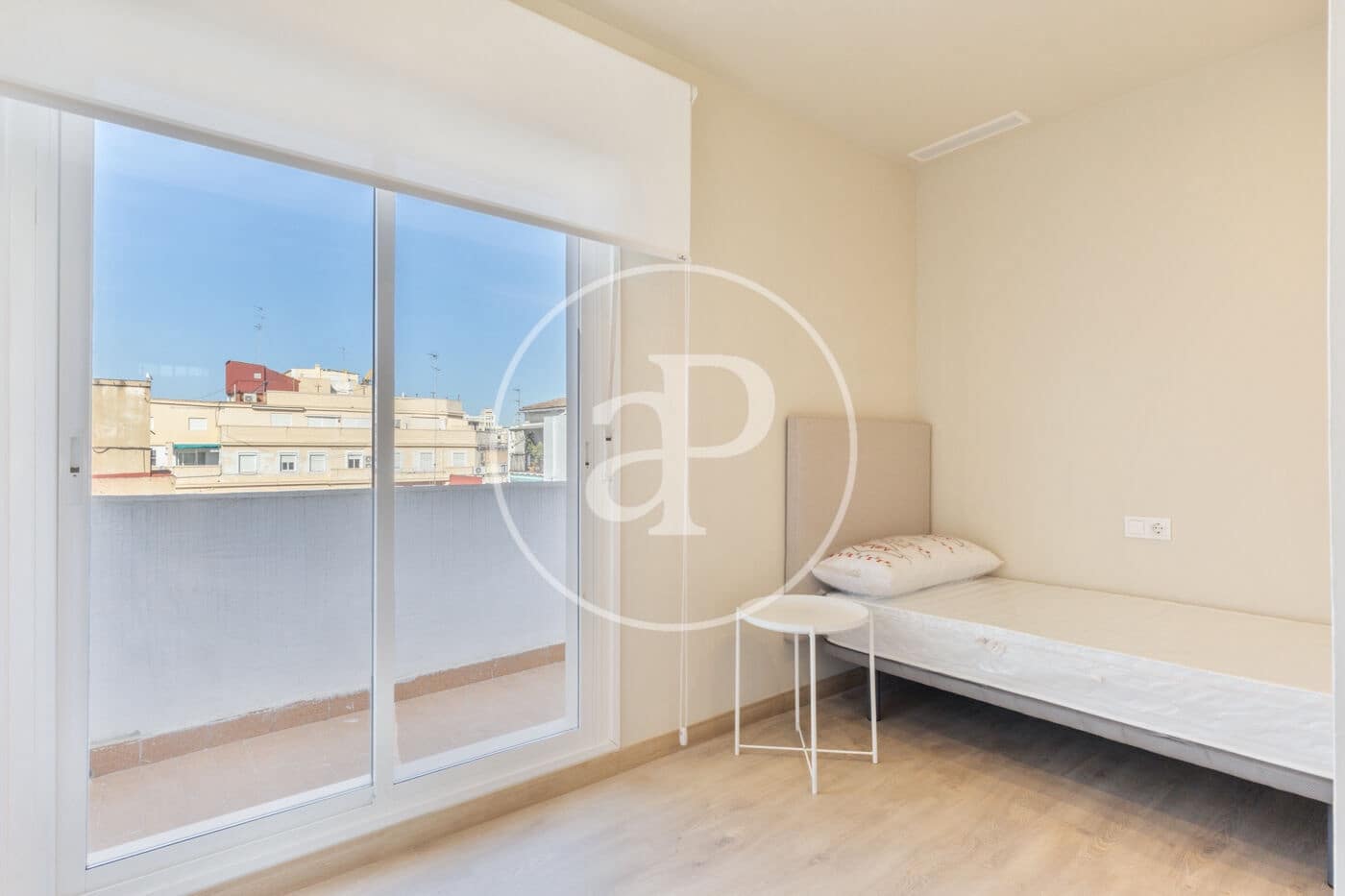 Penthouse de 2 chambres à louer à Valence ville - 1 700 € (Ref: 9627663)