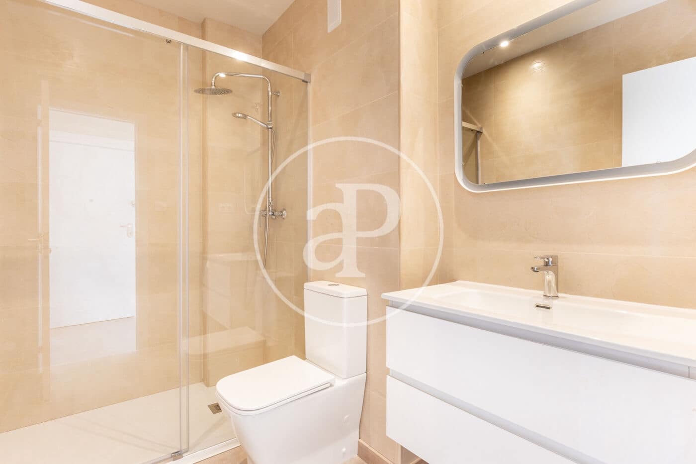 Penthouse de 2 chambres à louer à Valence ville - 1 700 € (Ref: 9627663)