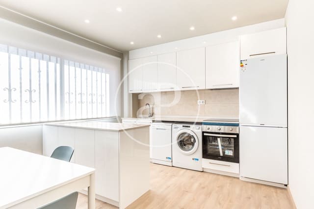 Penthouse de 2 chambres à louer à Arrancapins, Valence ville - 1 700 € (Ref: 9627663)