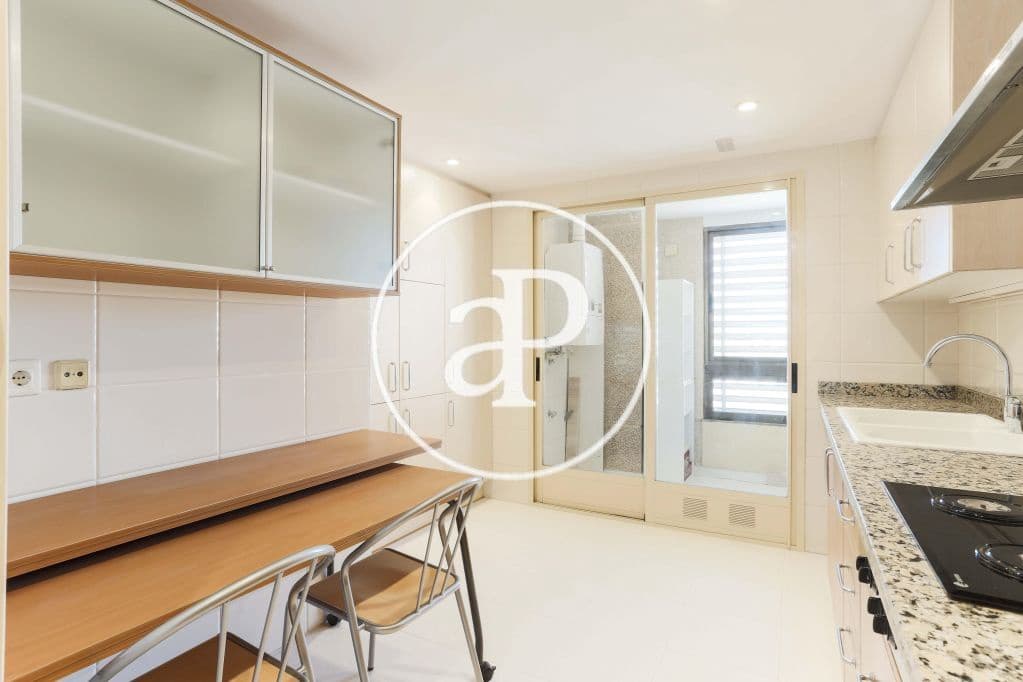 3 slaapkamer Appartement te koop in Valencia stad met zwembad - € 600.000 (Ref: 9630359)