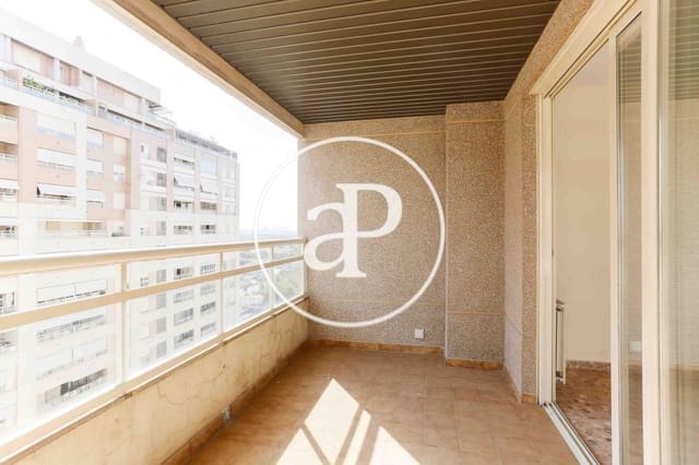 3 slaapkamer Appartement te koop in Ciutat de les Arts i de les Ciencies, Valencia stad met zwembad - € 600.000 (Ref: 9630359)