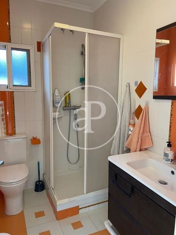 6 makuuhuone Huvila myytävänä paikassa Turís mukana uima-altaan - 360 000 € (Ref: 9630360)