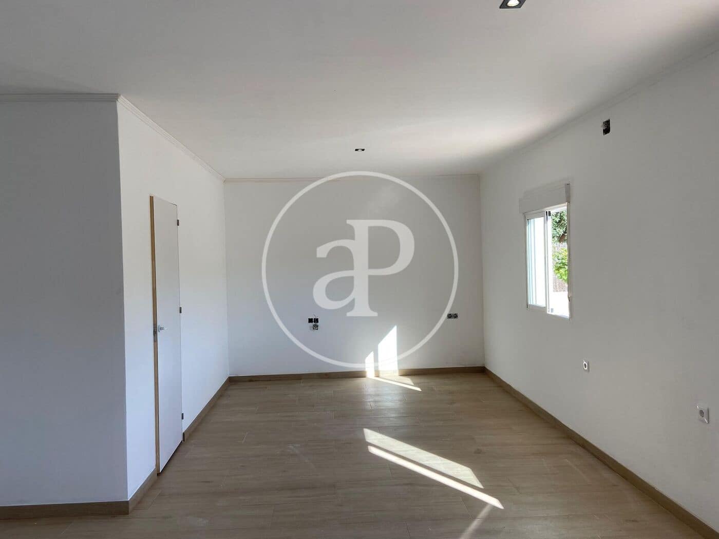 6 makuuhuone Huvila myytävänä paikassa Turis mukana uima-altaan - 360 000 € (Ref: 9630360)