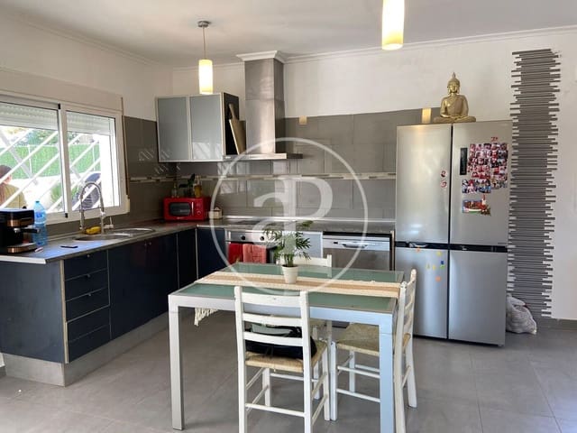 6 makuuhuone Huvila myytävänä paikassa Turís mukana uima-altaan - 360 000 € (Ref: 9630360)