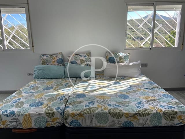 6 makuuhuone Huvila myytävänä paikassa Turís mukana uima-altaan - 360 000 € (Ref: 9630360)