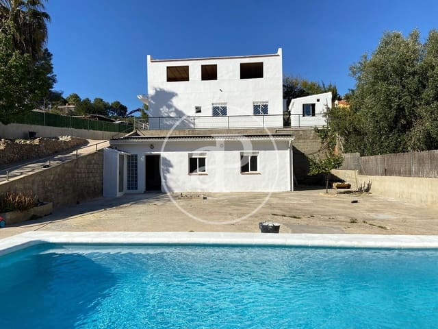 6 makuuhuone Huvila myytävänä paikassa Turís mukana uima-altaan - 360 000 € (Ref: 9630360)