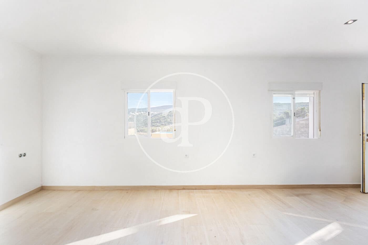 6 bedroom Villa for sale in Turis with pool - € 360,000 (Ref: 9630360)