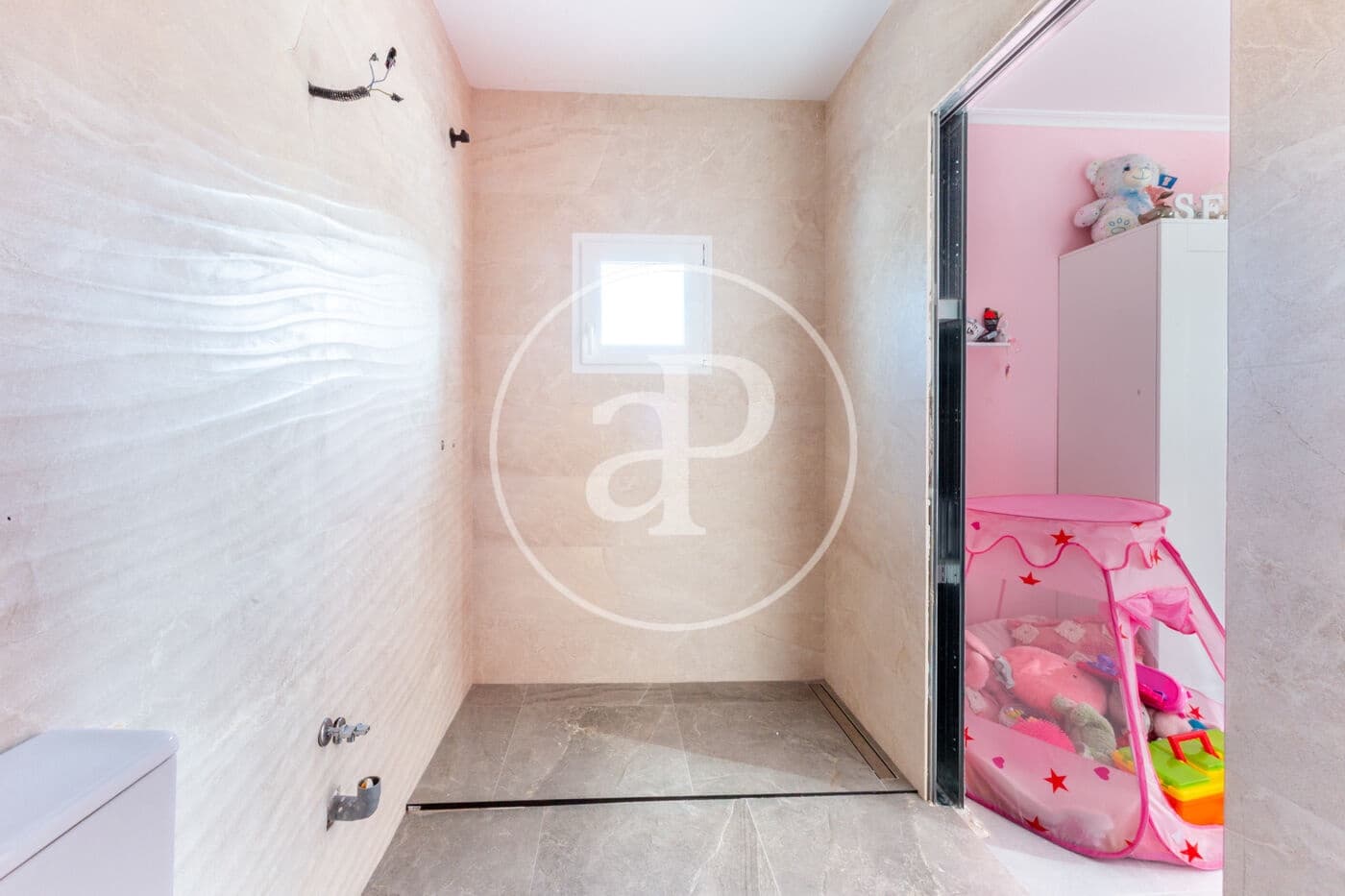 6 bedroom Villa for sale in Turis with pool - € 360,000 (Ref: 9630360)