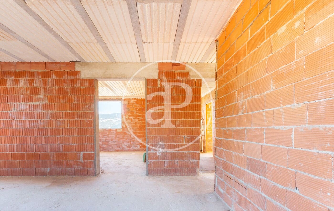 6 bedroom Villa for sale in Turis with pool - € 360,000 (Ref: 9630360)