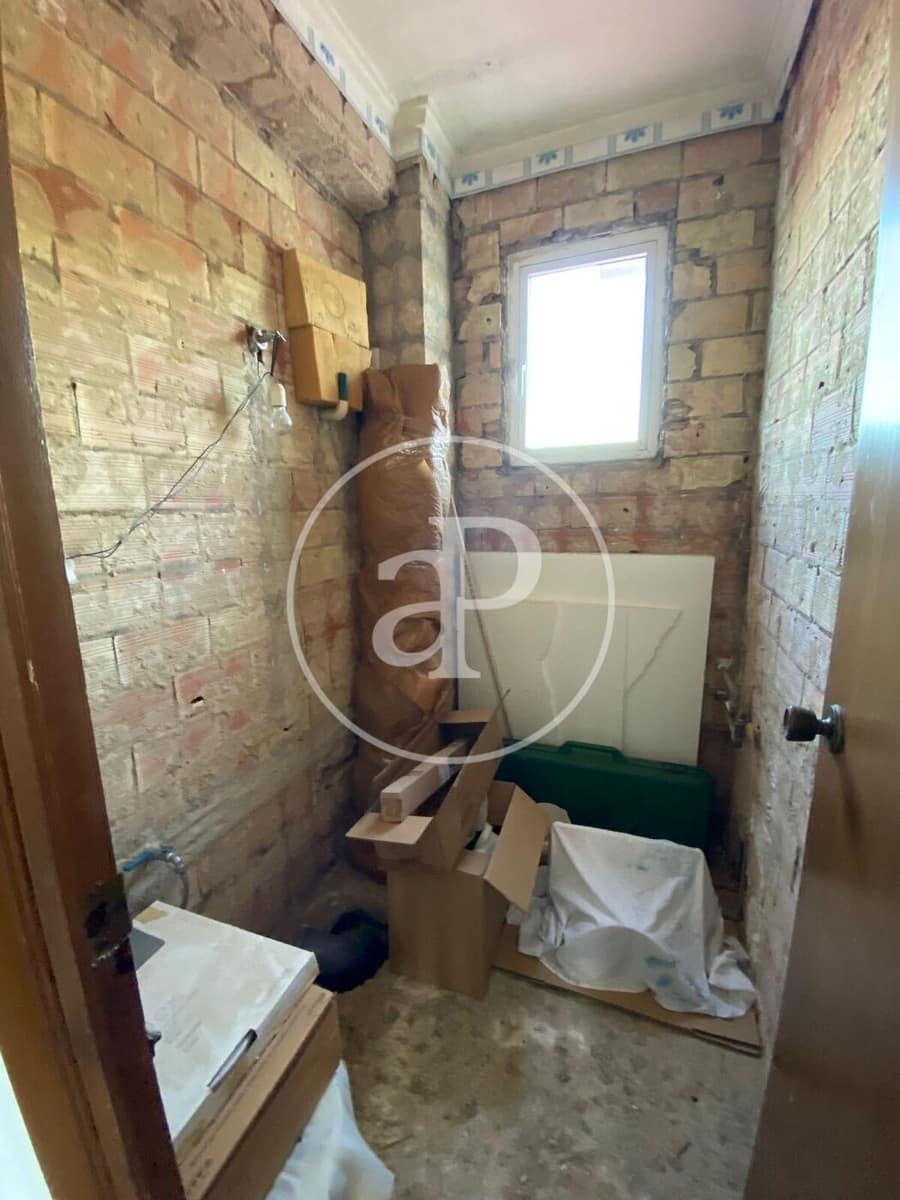 7 makuuhuone Huvila myytävänä paikassa Chiva mukana uima-altaan - 350 000 € (Ref: 9630363)