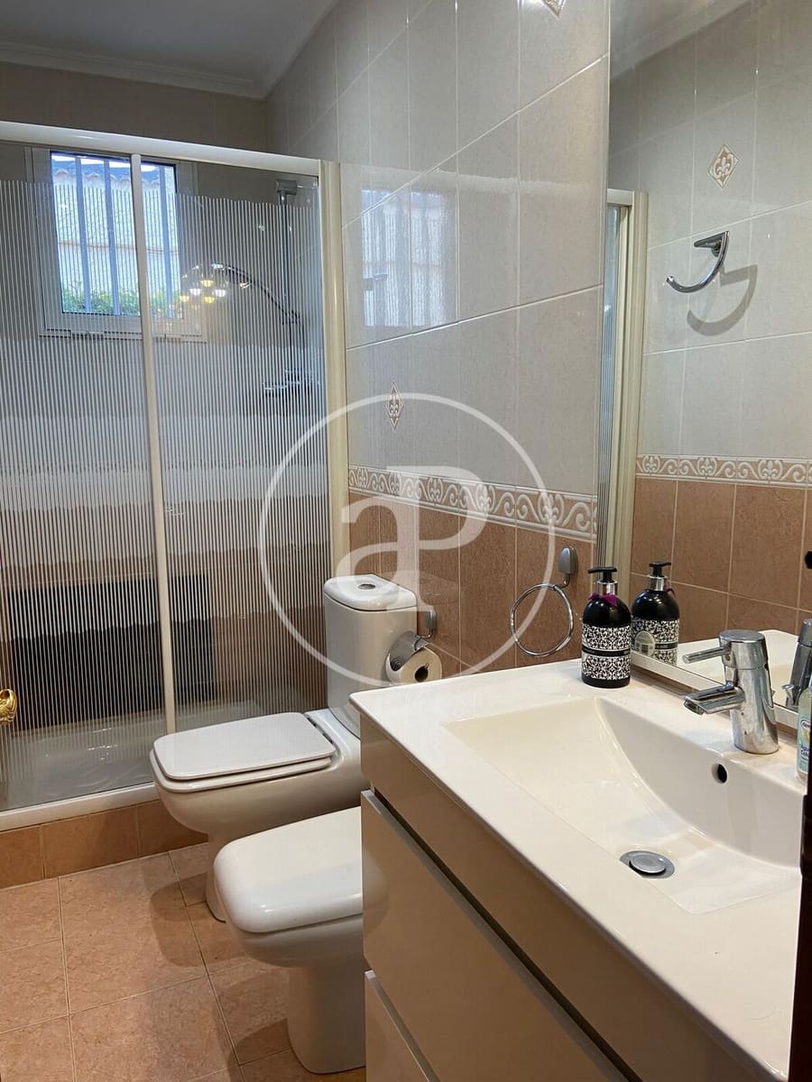 7 makuuhuone Huvila myytävänä paikassa Chiva mukana uima-altaan - 350 000 € (Ref: 9630363)