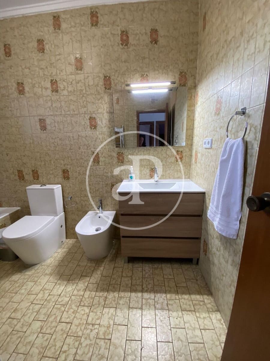 7 makuuhuone Huvila myytävänä paikassa Chiva mukana uima-altaan - 350 000 € (Ref: 9630363)