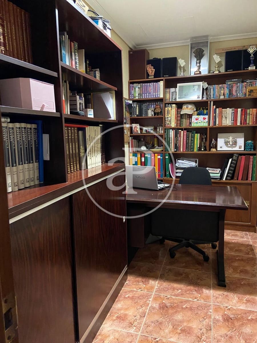 7 makuuhuone Huvila myytävänä paikassa Chiva mukana uima-altaan - 350 000 € (Ref: 9630363)