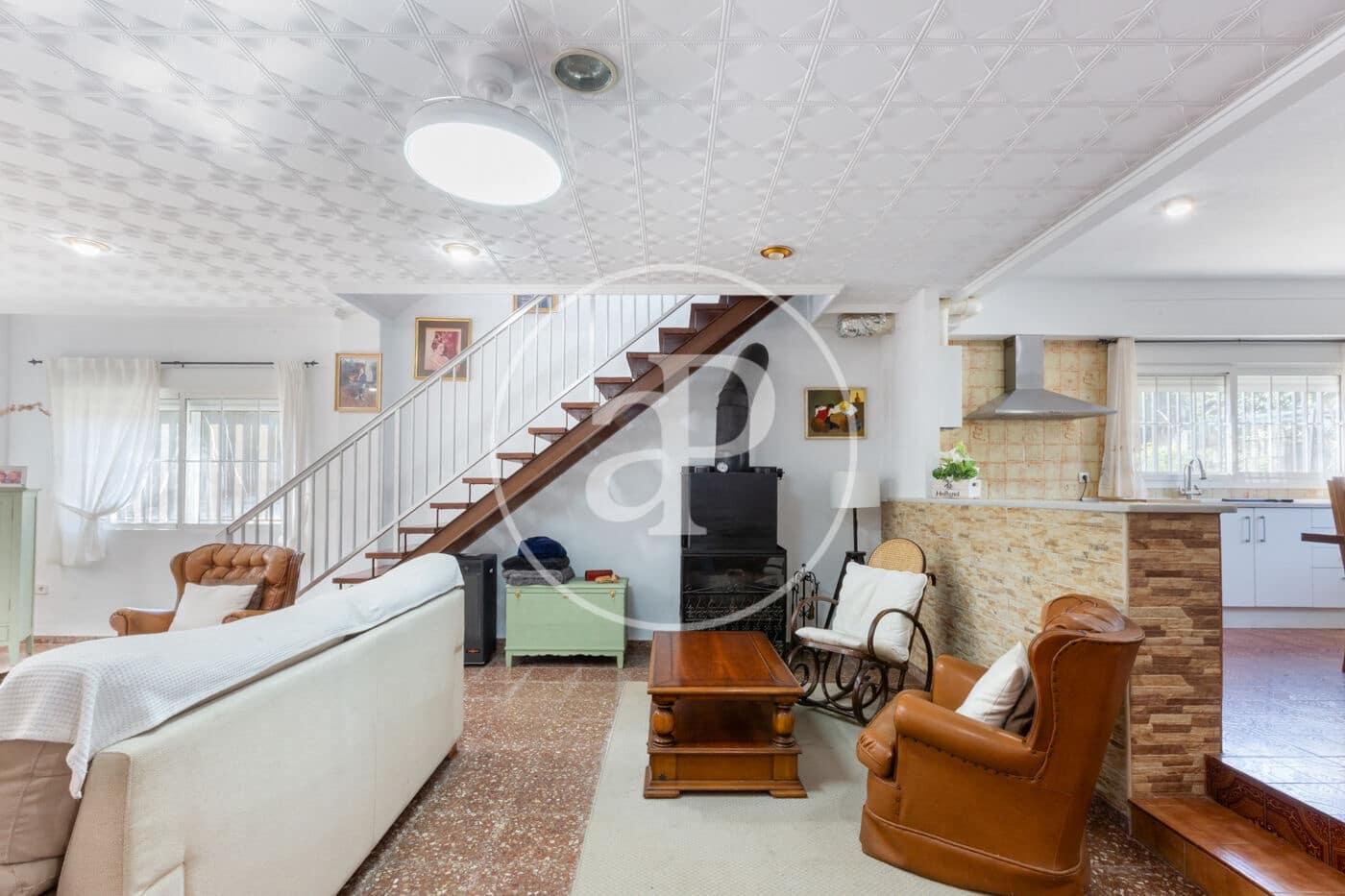 7 bedroom Villa for sale in Chiva with pool - € 350,000 (Ref: 9630363)